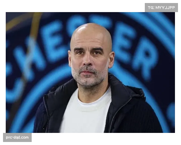 VAR长时间检查后确认进球有效,瓜迪奥拉与克洛普在场边激烈讨论越位线划定 VAR长时间检查后确认进球有效,瓜迪奥拉与克洛普在场边激烈讨论越位线划定